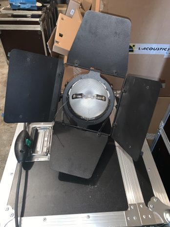 Projecteur DTS quartz 800w – 240V – R75 ( occasion)